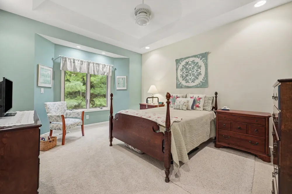 2860 Willow Ln Court NE Grand Rapids, MI 49525
