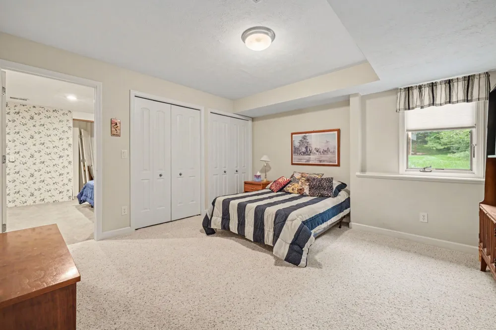 2860 Willow Ln Court NE Grand Rapids, MI 49525