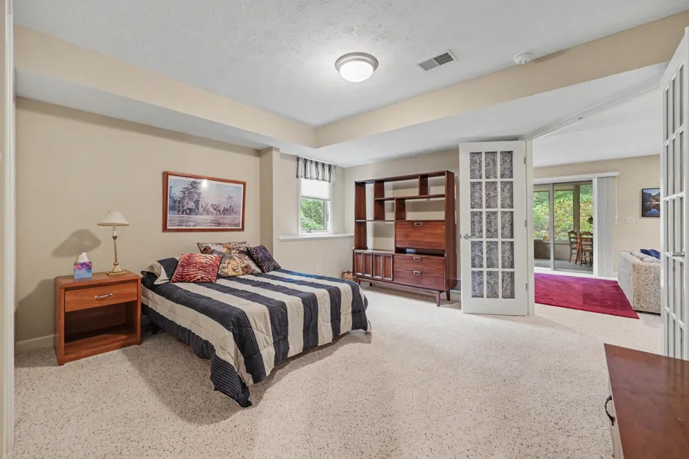 2860 Willow Ln Court NE Grand Rapids, MI 49525