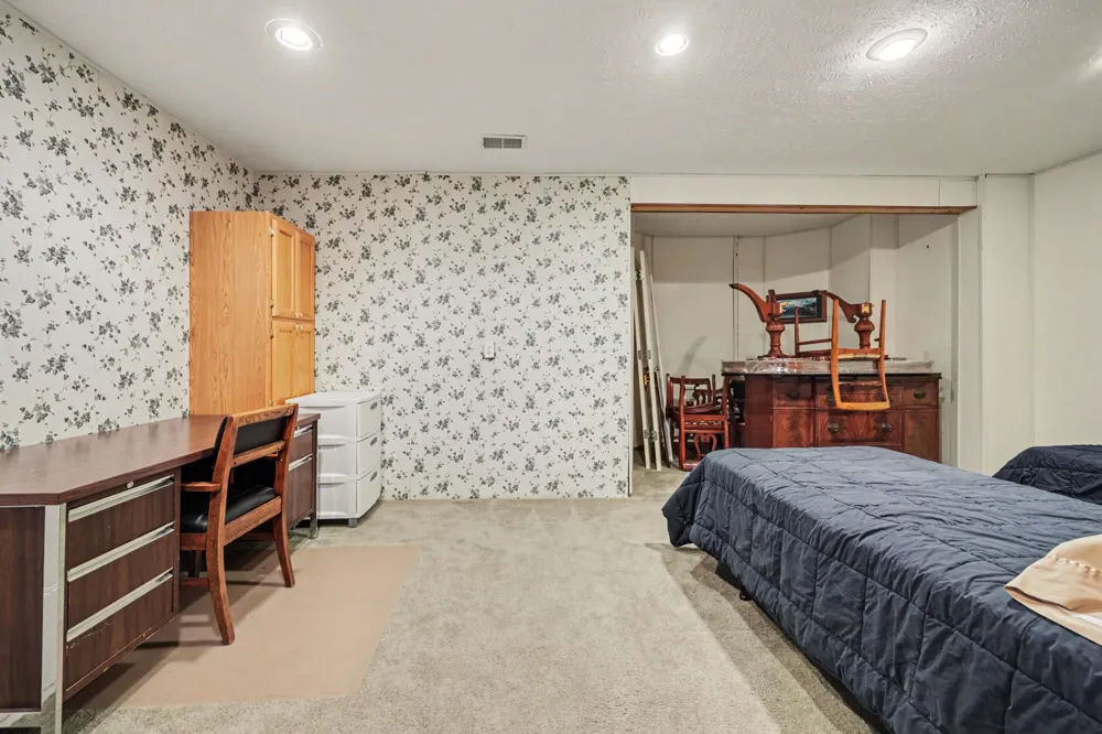2860 Willow Ln Court NE Grand Rapids, MI 49525