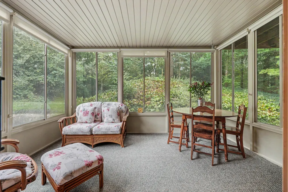 2860 Willow Ln Court NE Grand Rapids, MI 49525