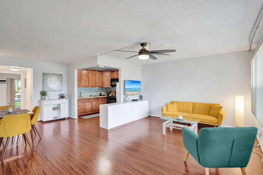 566 Fanshaw Boca Raton, FL 33434