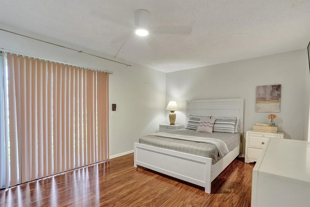 566 Fanshaw Boca Raton, FL 33434