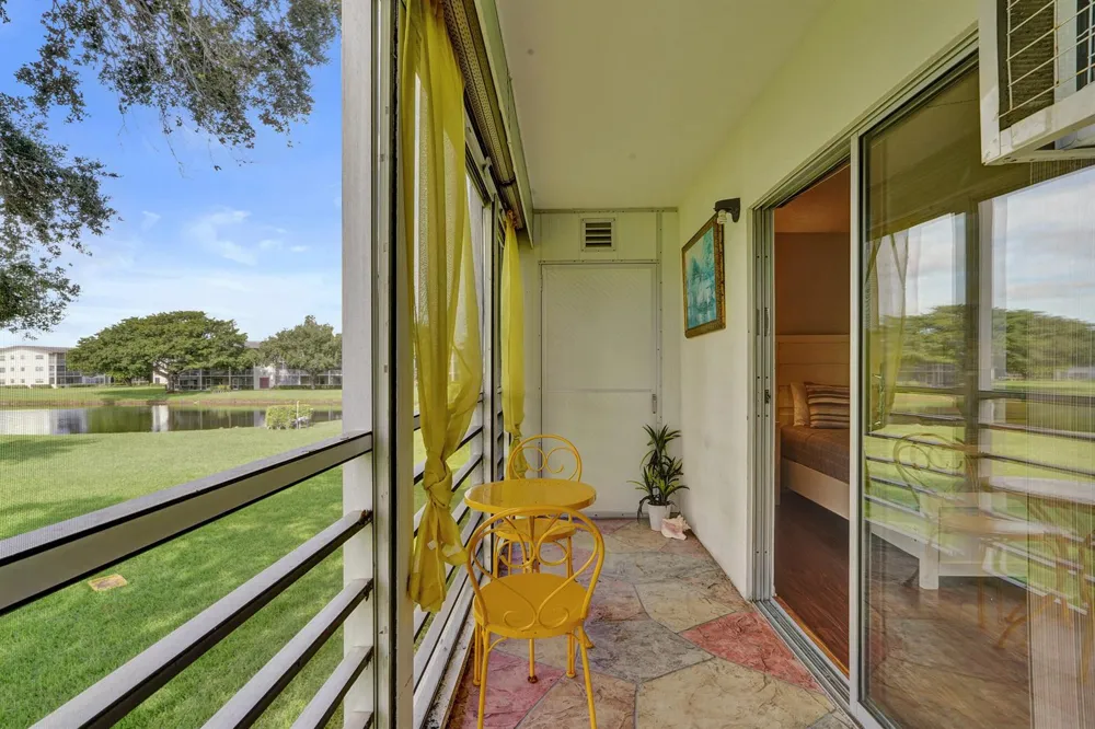 566 Fanshaw Boca Raton, FL 33434