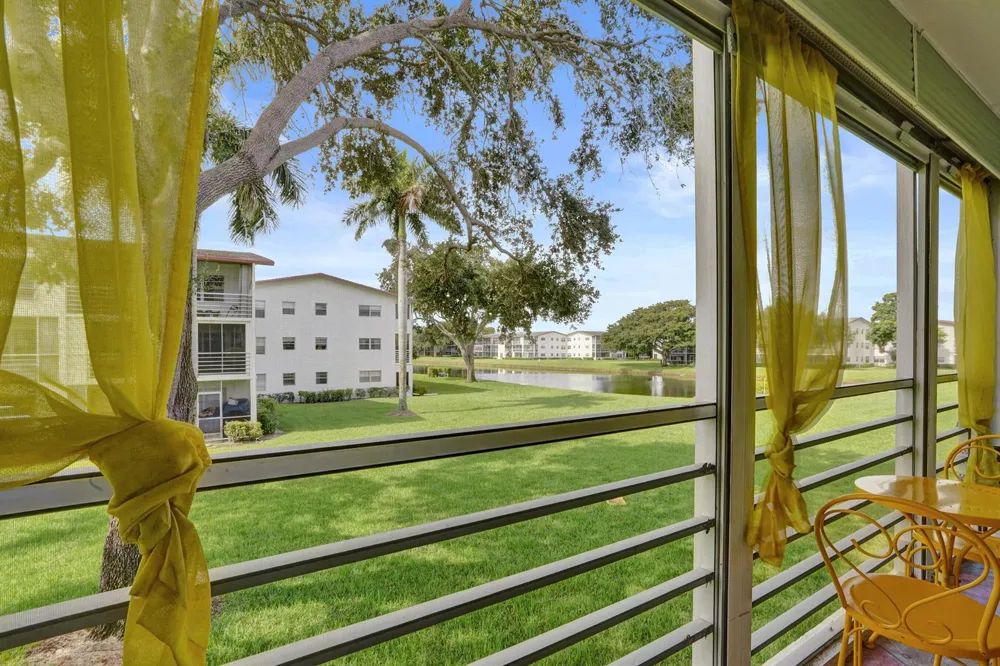 566 Fanshaw Boca Raton, FL 33434