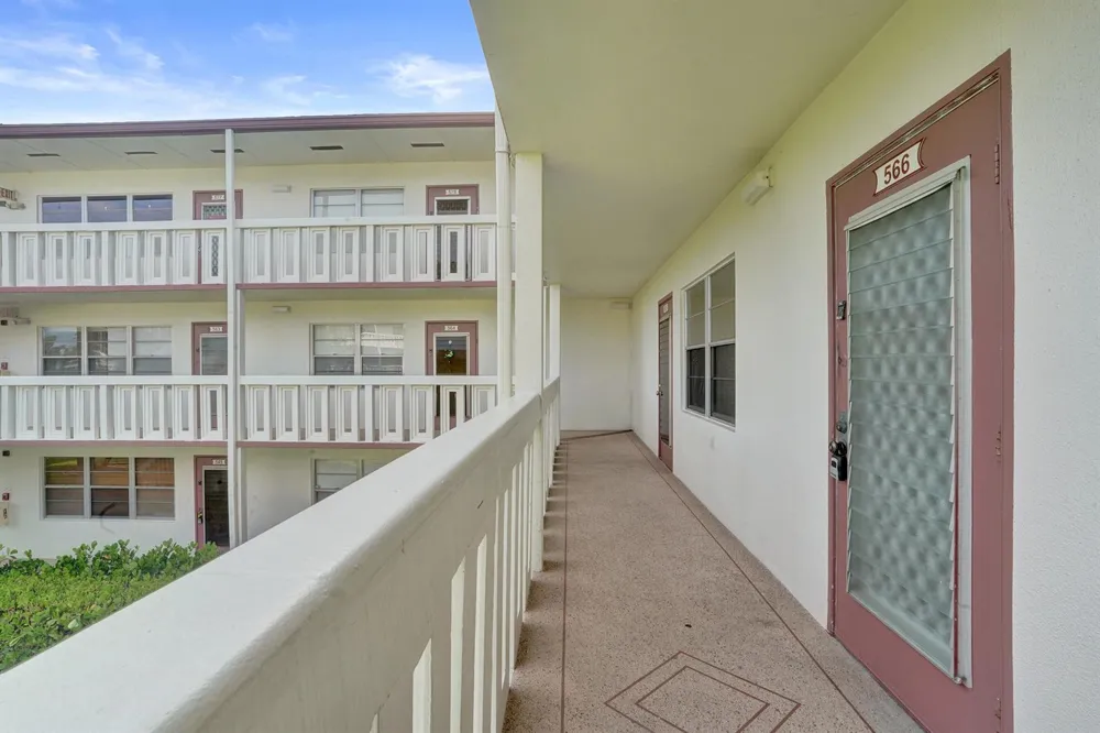 566 Fanshaw Boca Raton, FL 33434