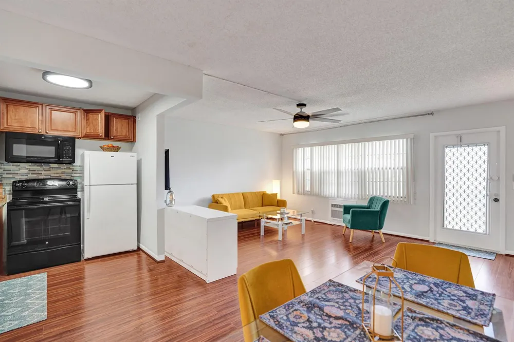 566 Fanshaw Boca Raton, FL 33434