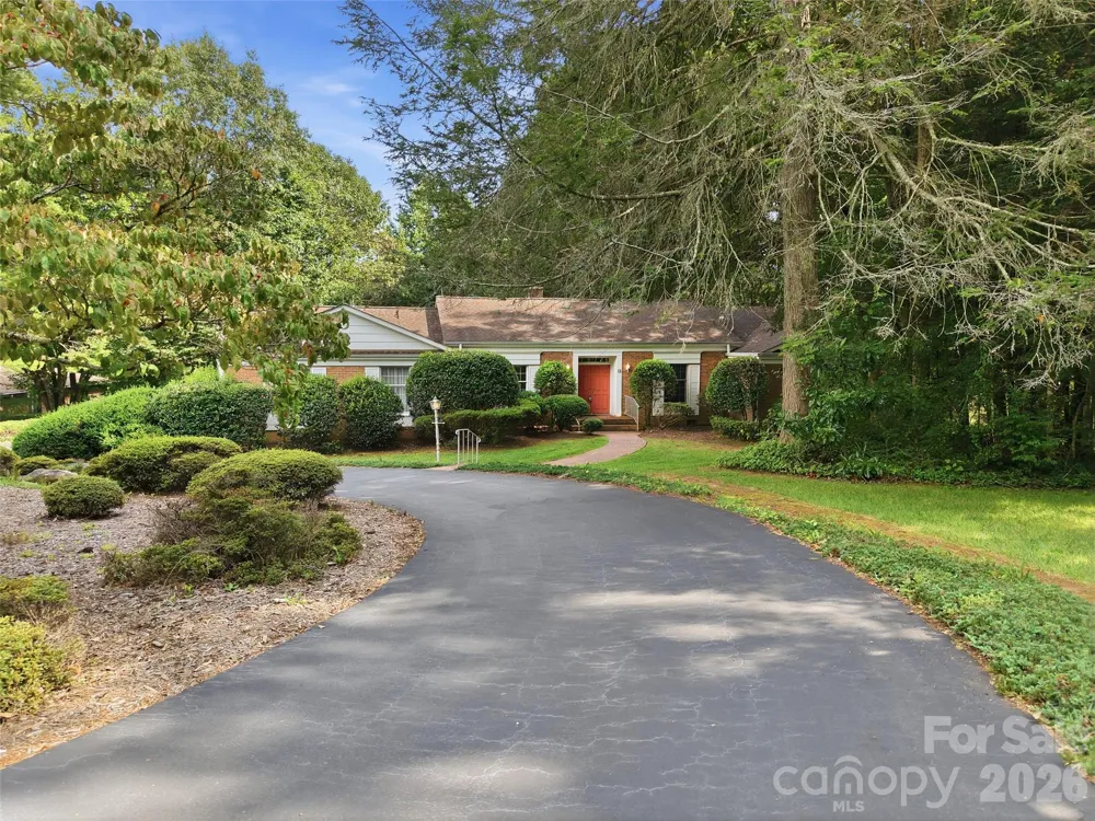 12 Legendary Road Hendersonville, NC 28739