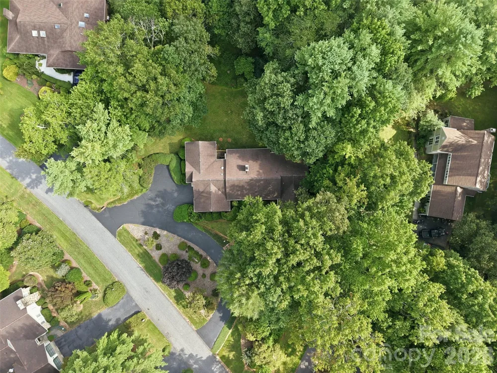12 Legendary Road Hendersonville, NC 28739