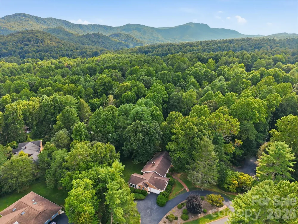 12 Legendary Road Hendersonville, NC 28739