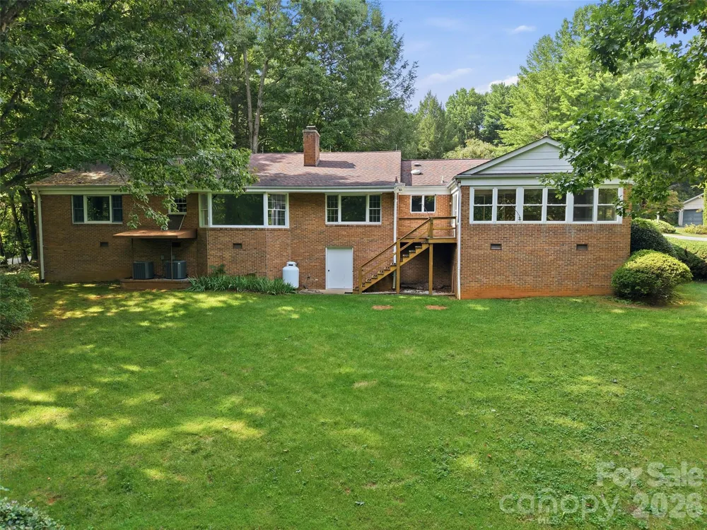 12 Legendary Road Hendersonville, NC 28739