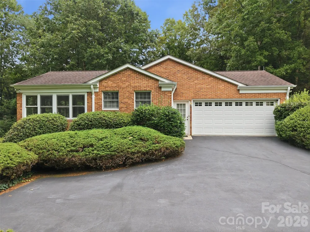 12 Legendary Road Hendersonville, NC 28739
