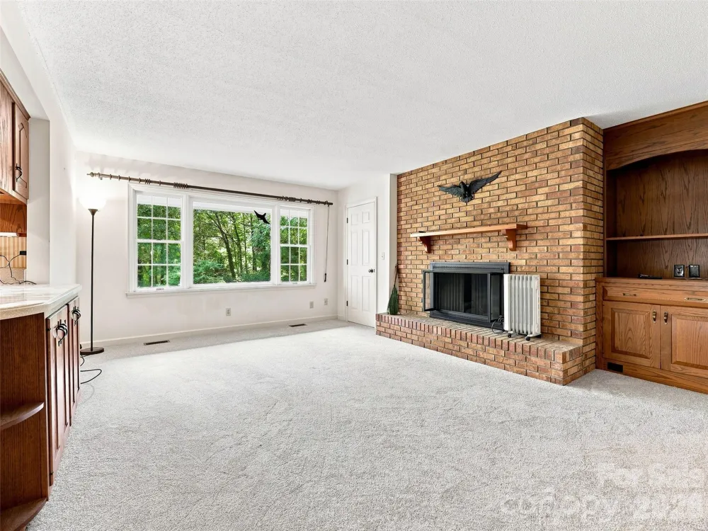 12 Legendary Road Hendersonville, NC 28739