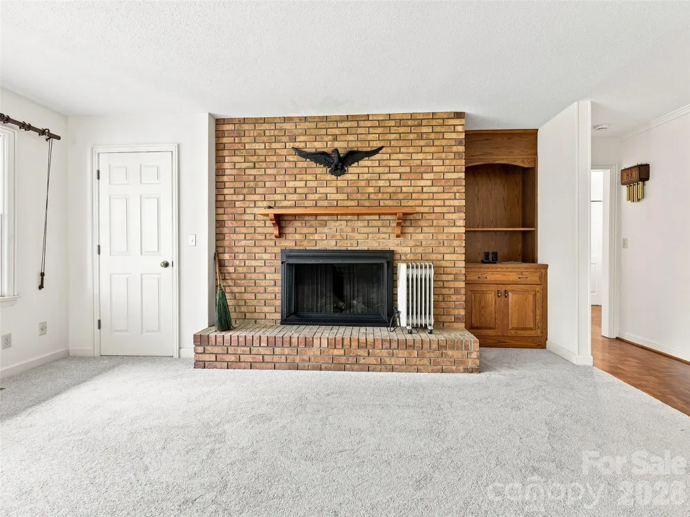 12 Legendary Road Hendersonville, NC 28739