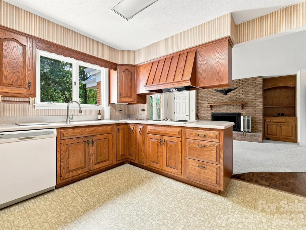 12 Legendary Road Hendersonville, NC 28739