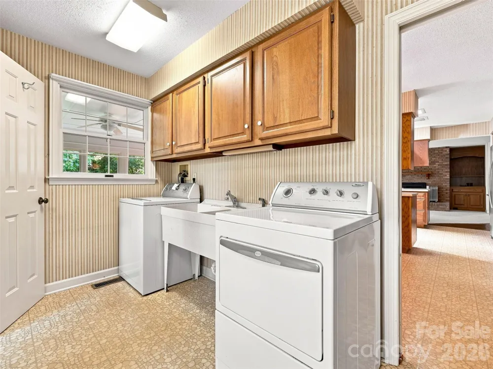 12 Legendary Road Hendersonville, NC 28739