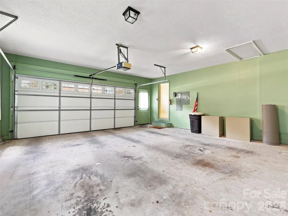 12 Legendary Road Hendersonville, NC 28739