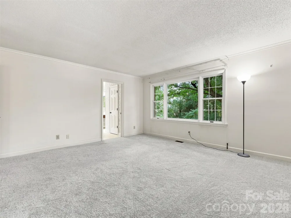 12 Legendary Road Hendersonville, NC 28739