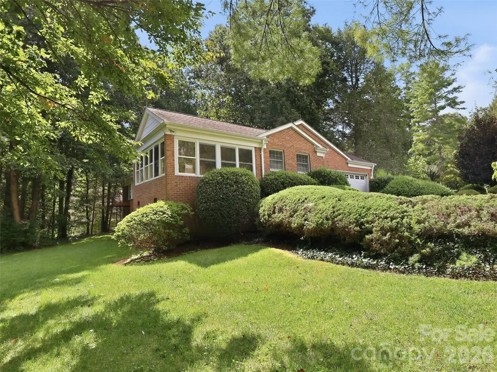 12 Legendary Road Hendersonville, NC 28739