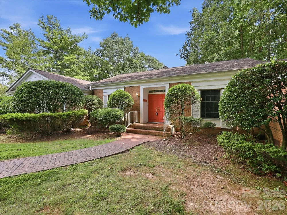 12 Legendary Road Hendersonville, NC 28739