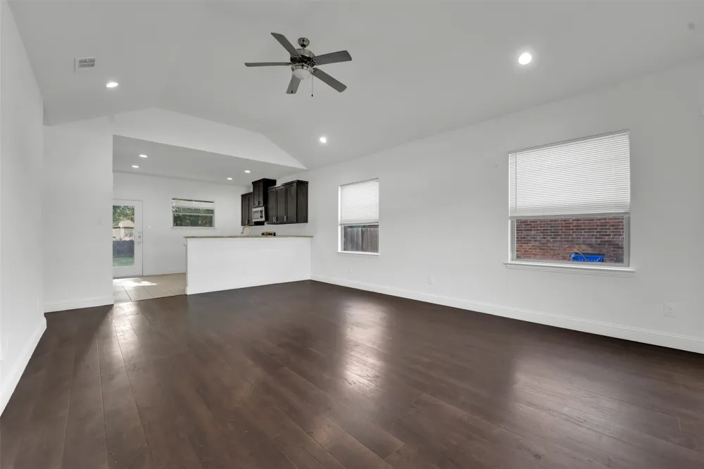 4902 Rimwood Drive Balch Springs, TX 75180