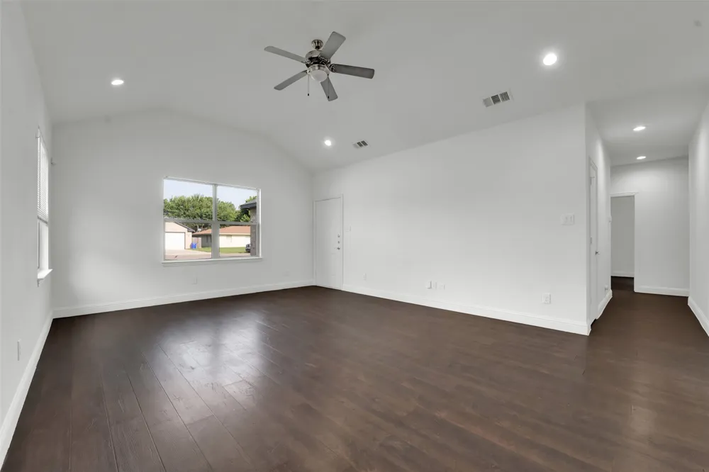 4902 Rimwood Drive Balch Springs, TX 75180