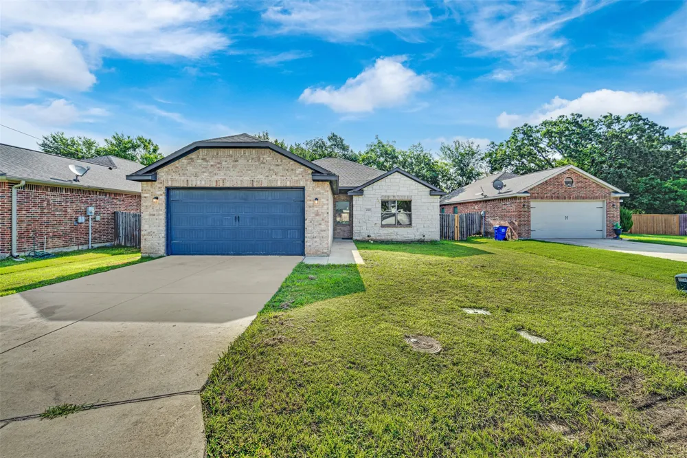 4902 Rimwood Drive Balch Springs, TX 75180