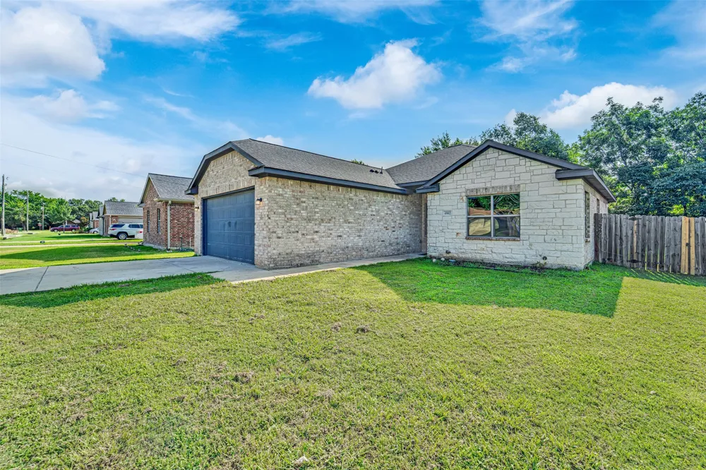 4902 Rimwood Drive Balch Springs, TX 75180