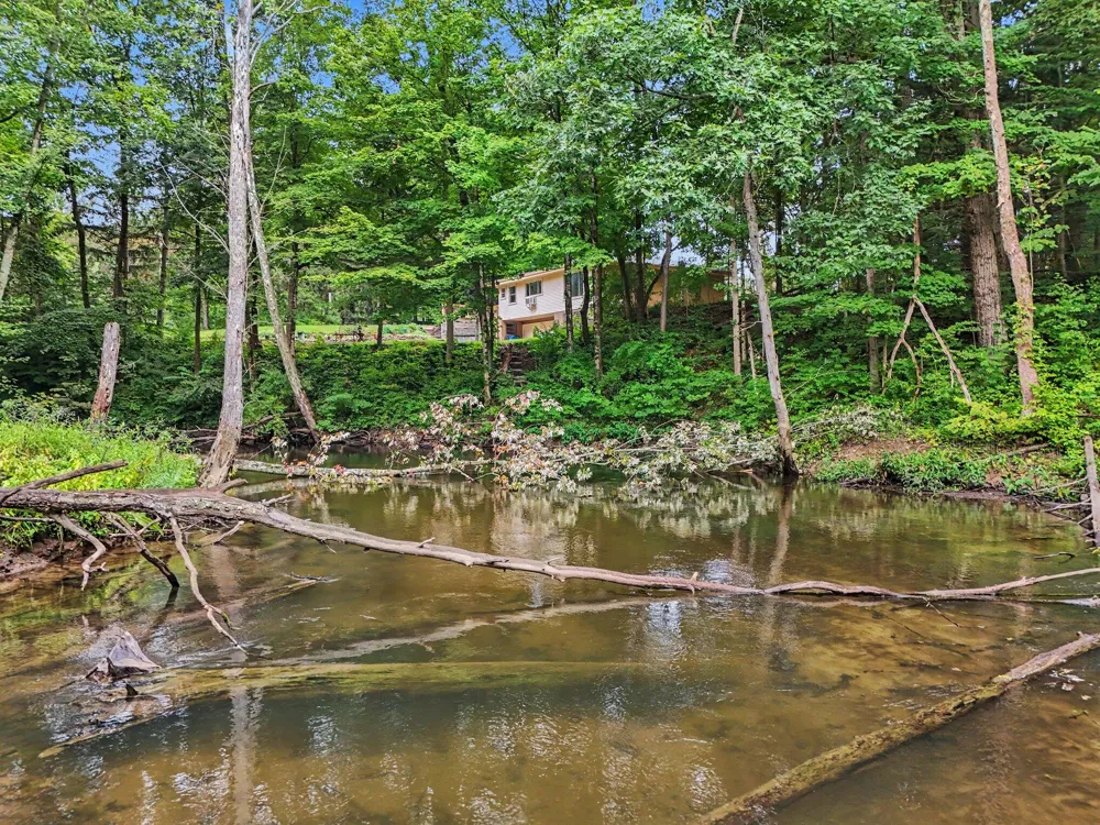 41341 County Road 665 Paw Paw, MI 49079