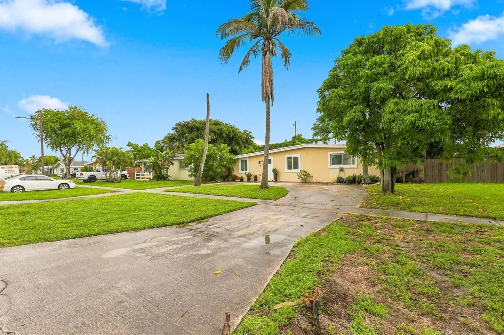 730 GARDENIA DRIVE Royal Palm Beach, FL 33411