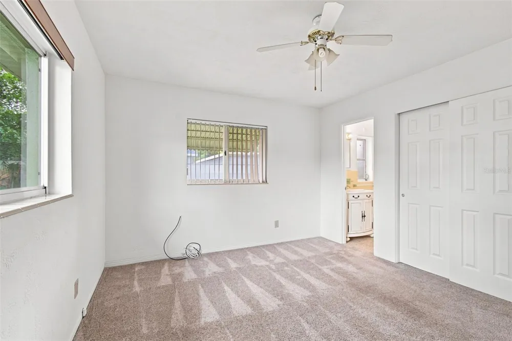 2101 WINCHESTER ROAD St Petersburg, FL 33710