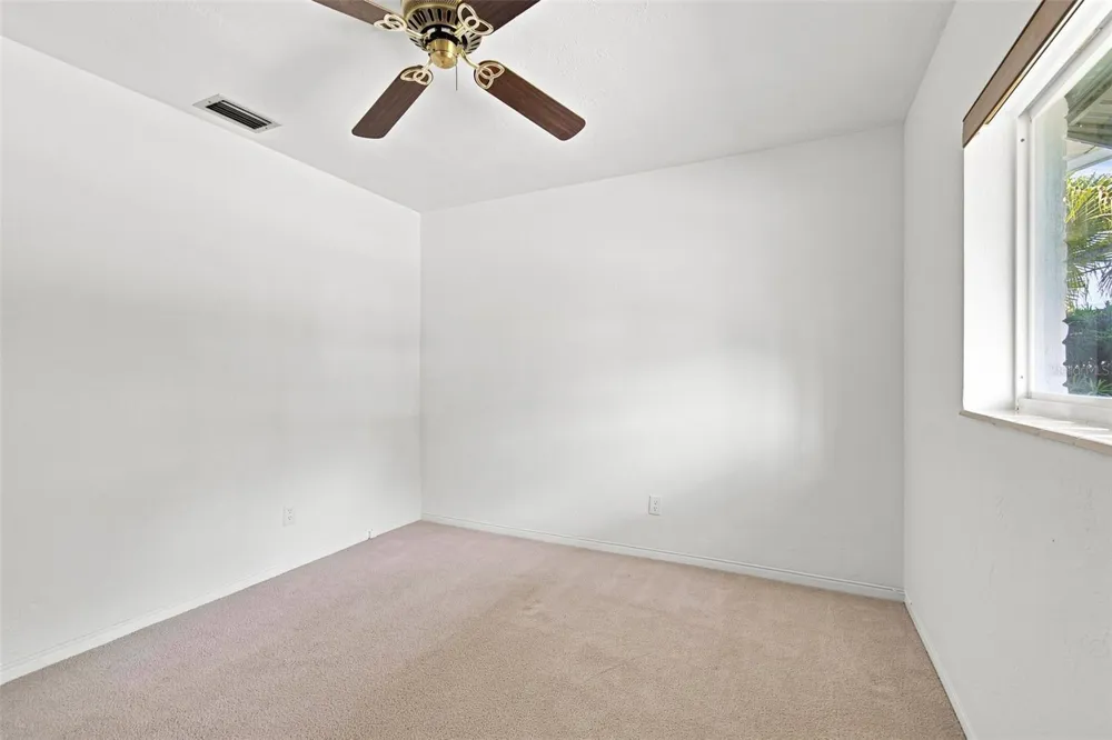 2101 WINCHESTER ROAD St Petersburg, FL 33710