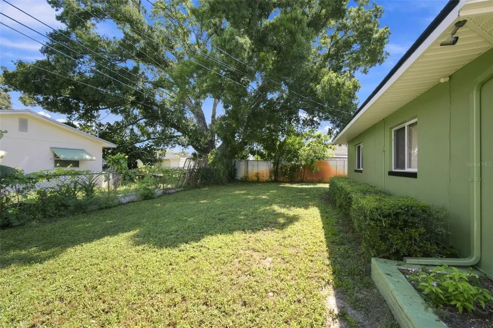 2101 WINCHESTER ROAD St Petersburg, FL 33710