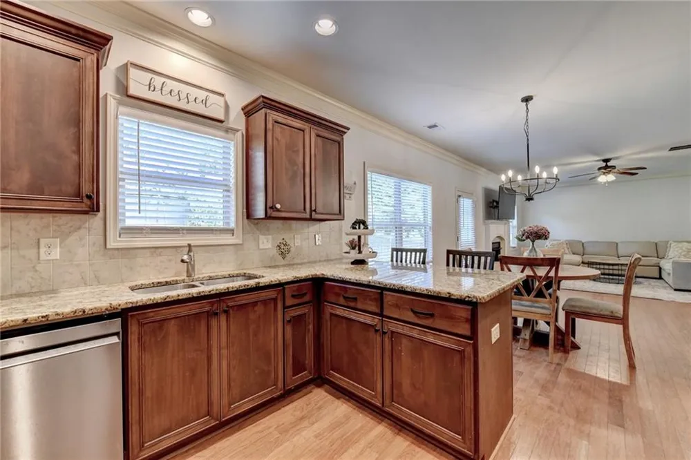 5691 Crest Hill Drive Buford, GA 30518