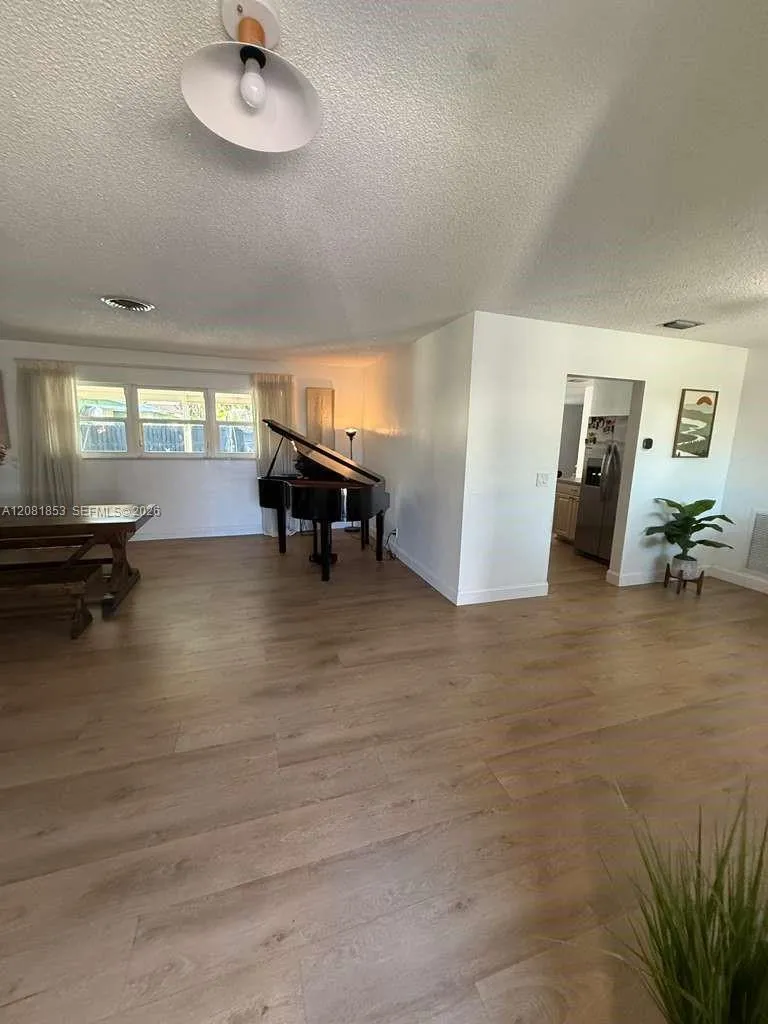 4450 NW 9th St Coconut Creek, FL 33066