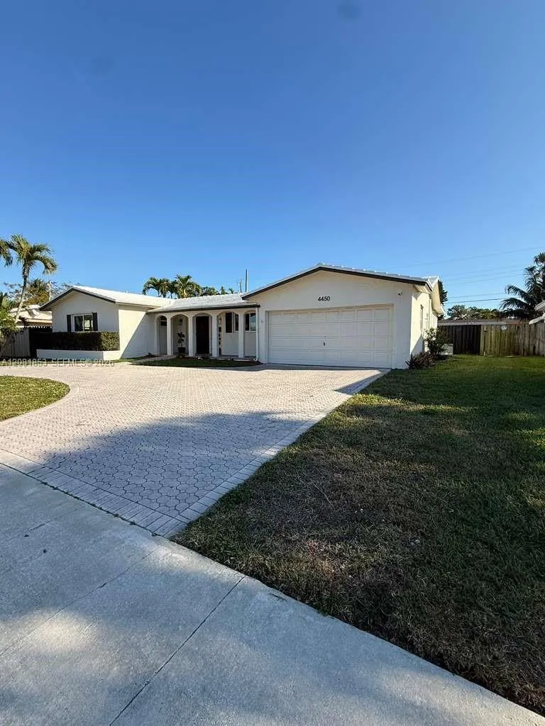 4450 NW 9th St Coconut Creek, FL 33066