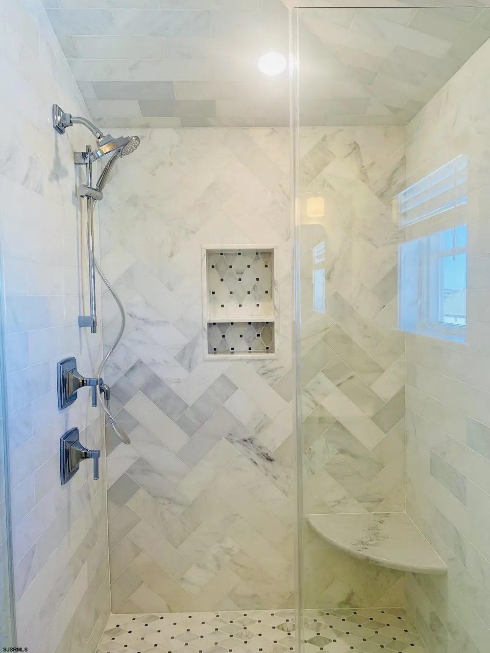 2425 Harbor Ave Avalon, NJ 08202
