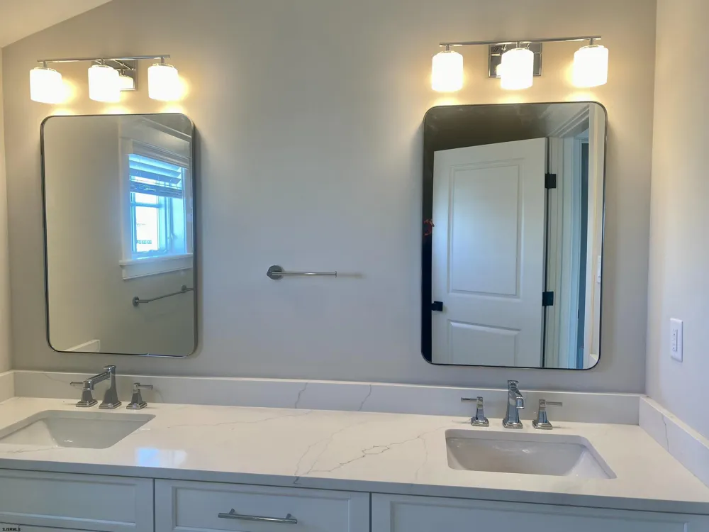 2425 Harbor Ave Avalon, NJ 08202