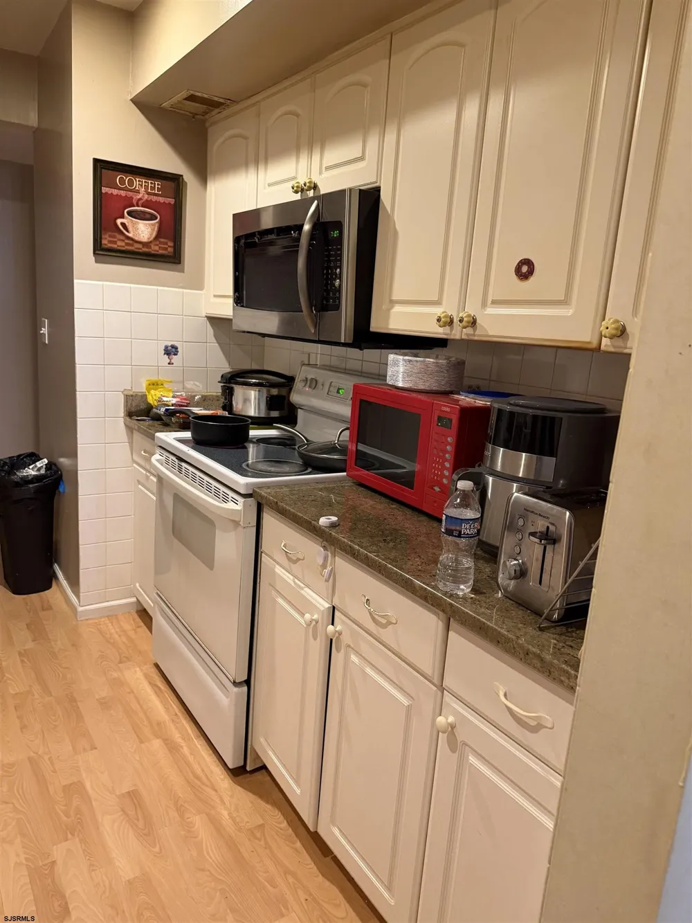 77 Great Bay Dr Somers Point, NJ 08244
