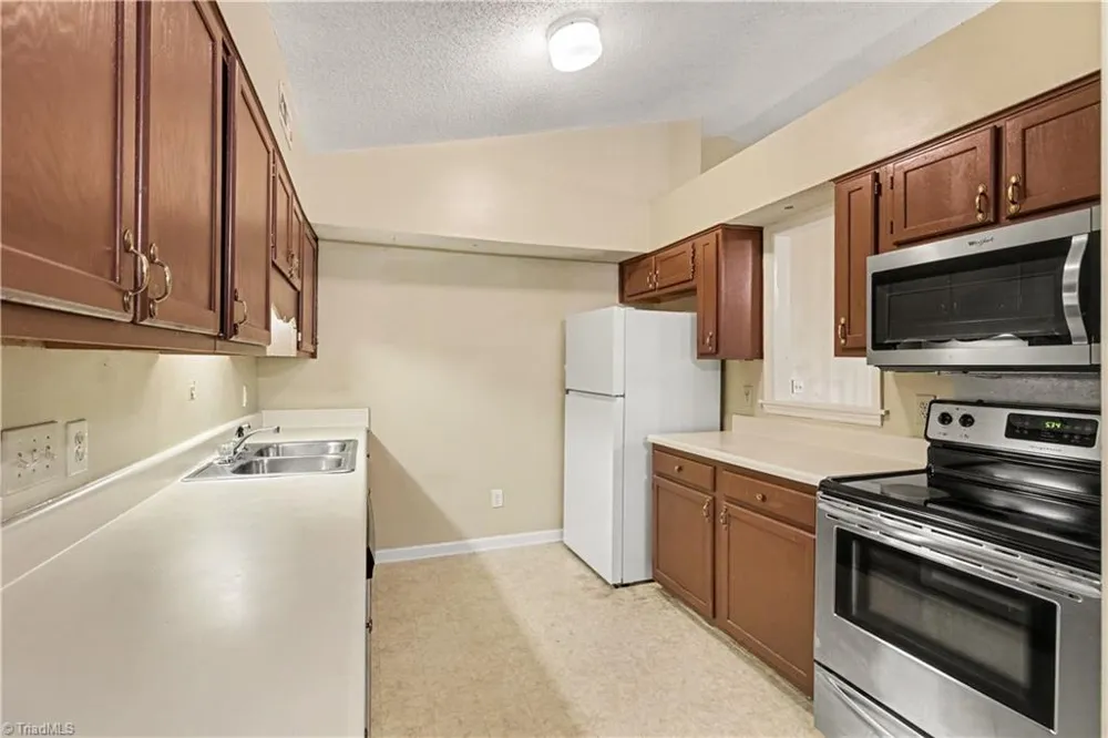 800 Spruill Court Greensboro, NC 27409