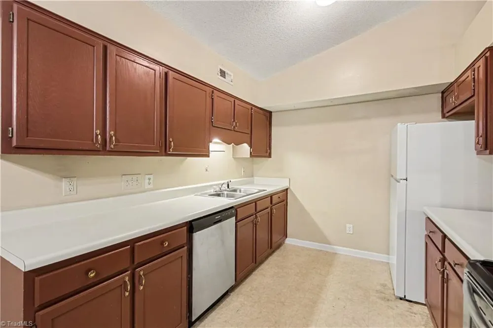 800 Spruill Court Greensboro, NC 27409
