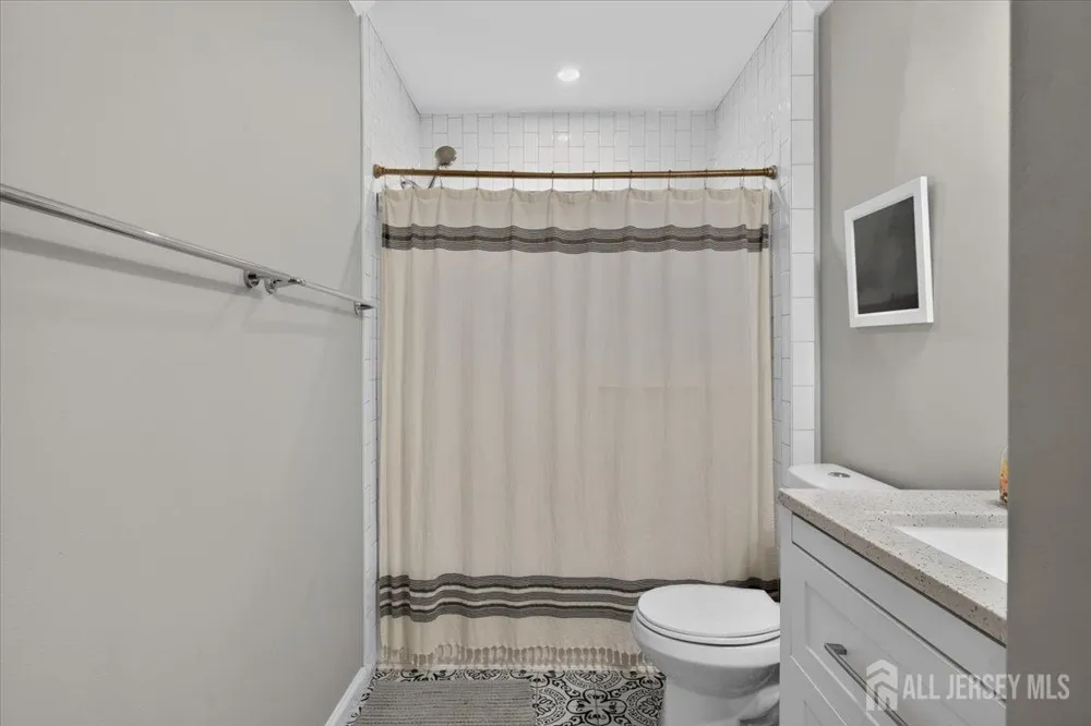 1008 Blossom Circle South Brunswick, NJ 08810