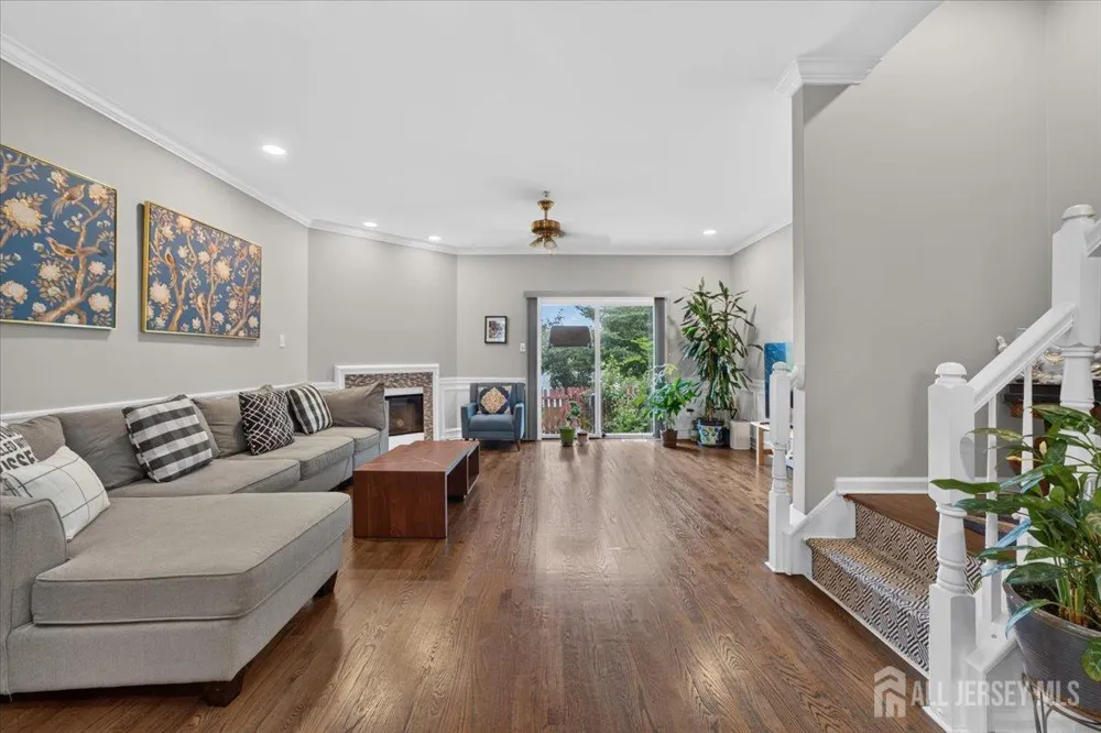 1008 Blossom Circle South Brunswick, NJ 08810