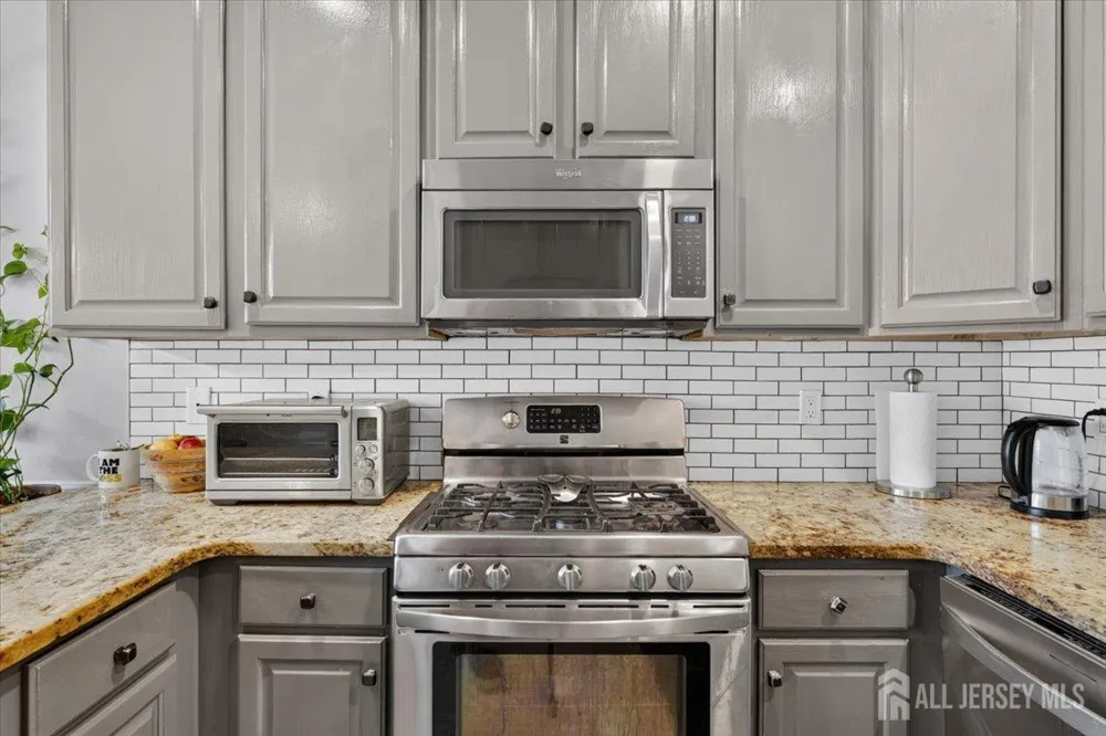 1008 Blossom Circle South Brunswick, NJ 08810