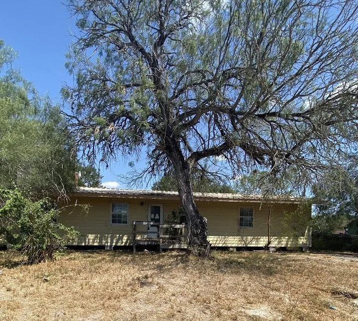 220 Hartman Falfurrias, TX 78355