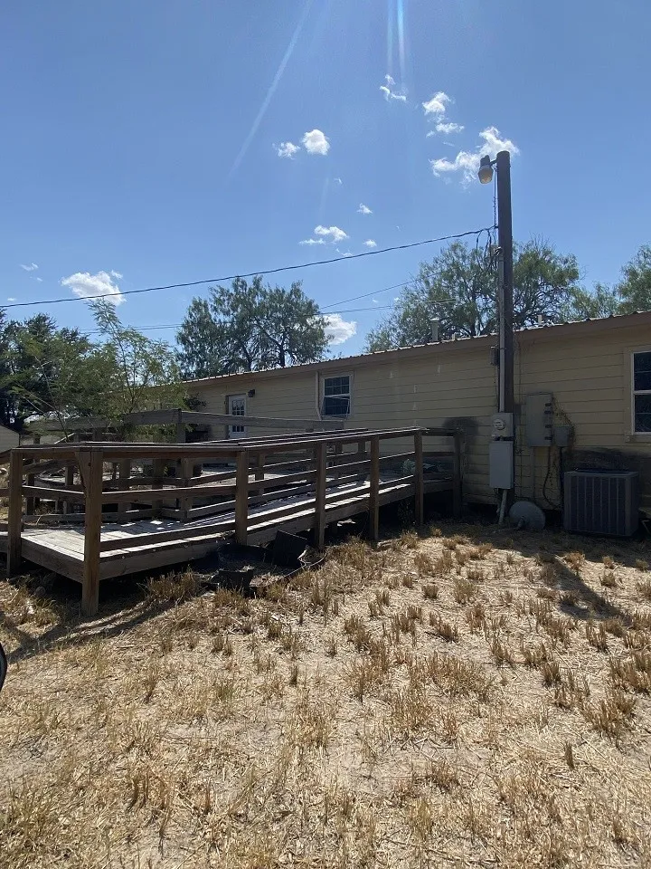 220 Hartman Falfurrias, TX 78355