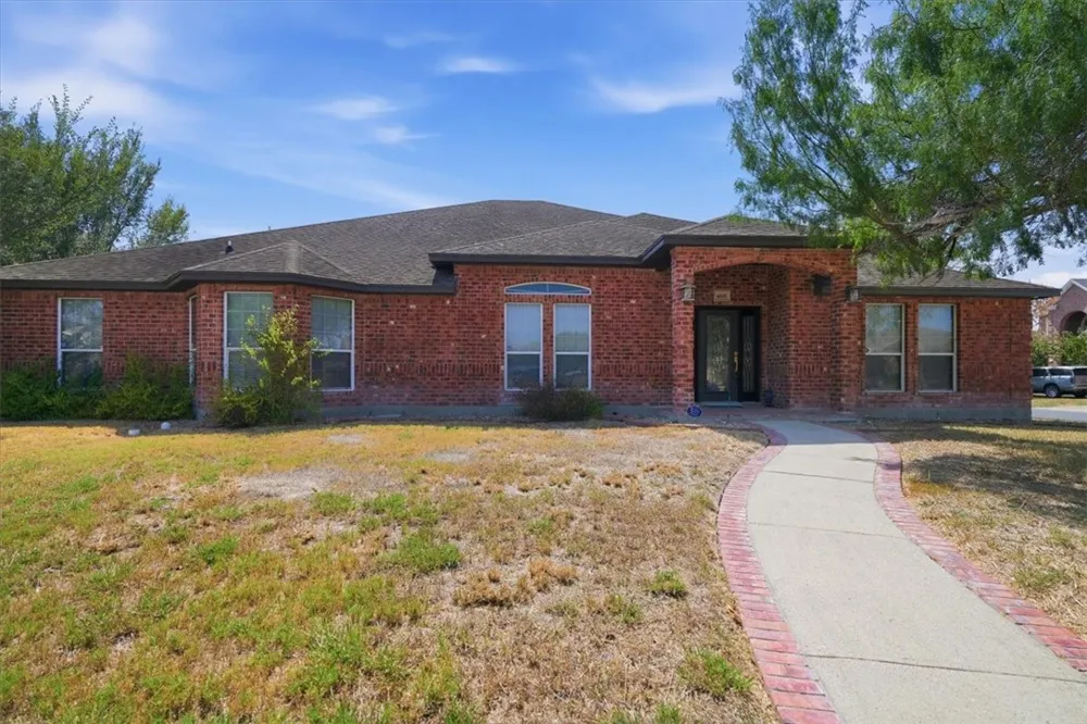 4201 Lake Apache Drive Corpus Christi, TX 78413