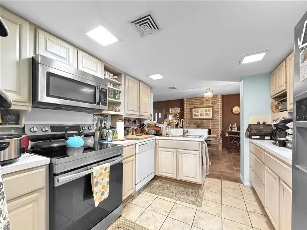 4421 Gaines Street #4 Corpus Christi, TX 78412