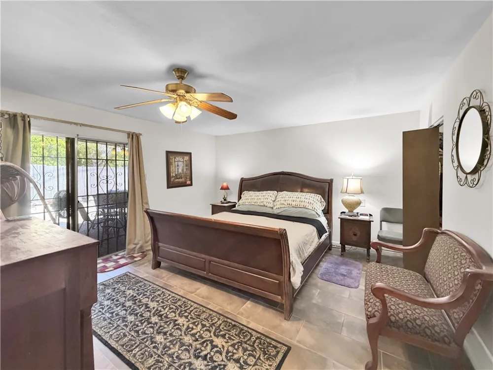 4421 Gaines Street #4 Corpus Christi, TX 78412