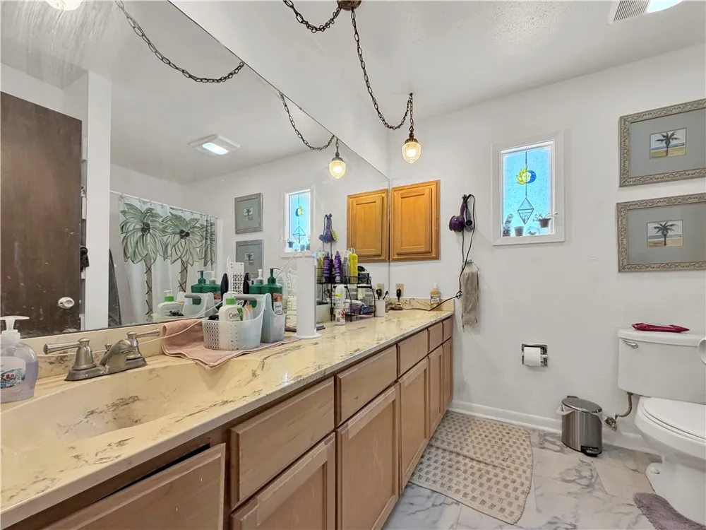 4421 Gaines Street #4 Corpus Christi, TX 78412